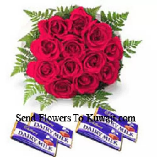 Bouquet de 12 roses rouges avec chocolats assortis
