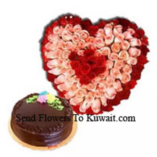 Arrangement en forme de cœur de 150 roses (rouges et roses) accompagné d'un délicieux gâteau au chocolat truffe de 1 kg